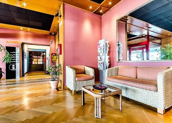 Отель Columbus Sea 4*