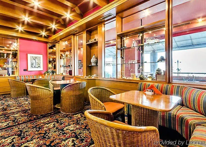 Columbus Sea Отель Генуя